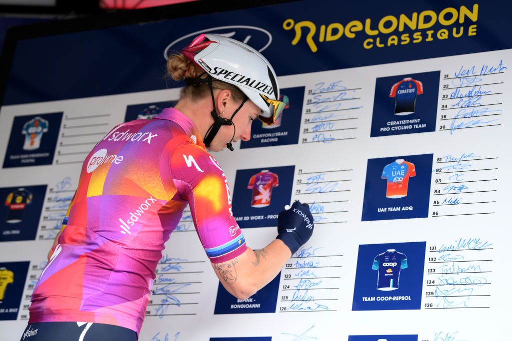 SAFFRON WALDEN ENGLAND MAY 24 Lorena Wiebes of The Netherlands and Team SD WorxProtime sings prior to the 10th Ford RideLondon Classique 2024 Stage 1 a 1592km stage from Saffron Walden to Colchester UCIWWT on May 24 2024 in Saffron Walden England Photo by Alex BroadwayGetty Images