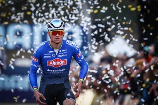 Mathieu van der Poel wins final Cyclocross World Cup in Besançon 