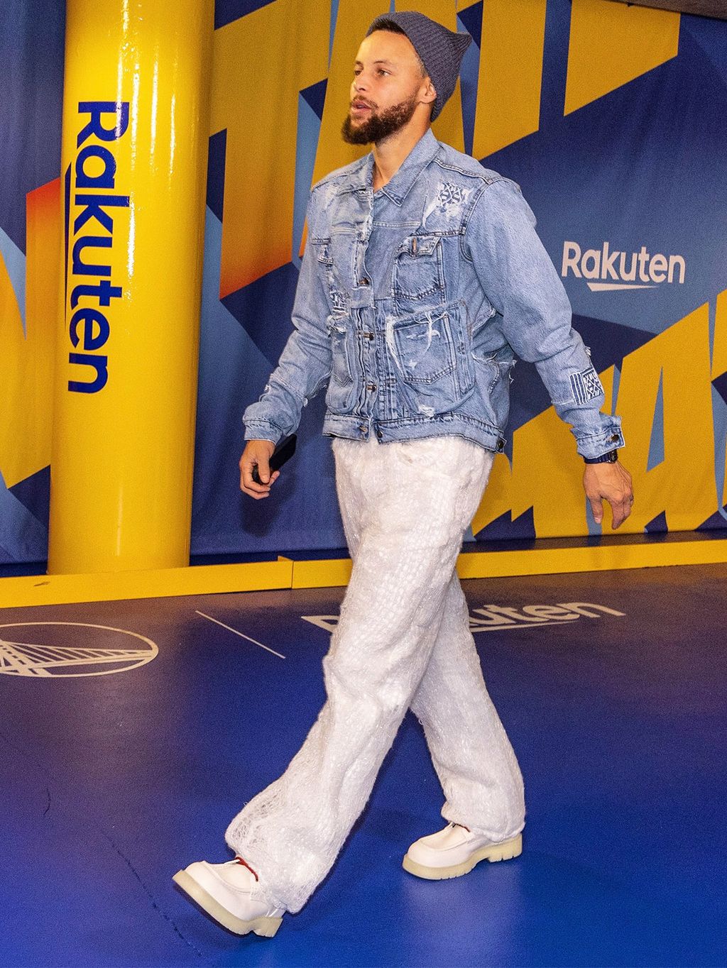 Steph Curry Has Big Fashion Plans for His 202425 Tunnel 'Fits Who