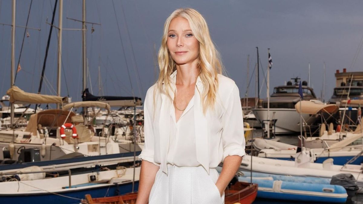 Gwyneth Paltrow Just Found the Chic Shoe Trend That Makes Legs Look Endless in Shorts