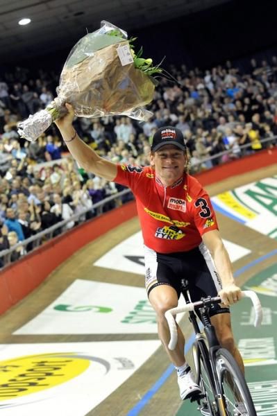 Bruno Risi with the flowers