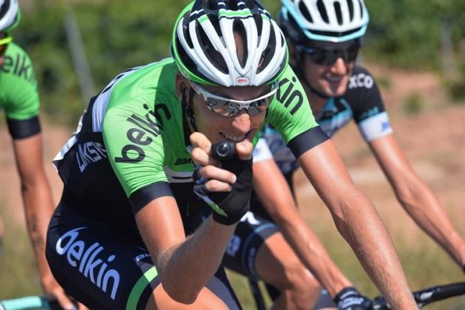 Robet Gesink (Belkin) plays around with a camera