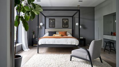Main bedroom ideas with grey walls and four-poster