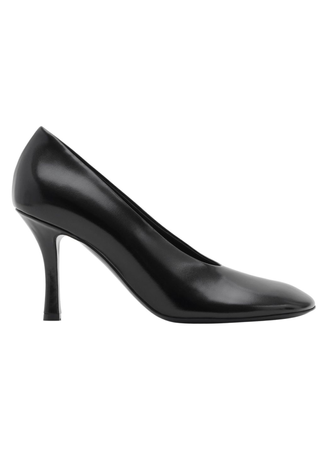 Burberry Rounded Toe Pump