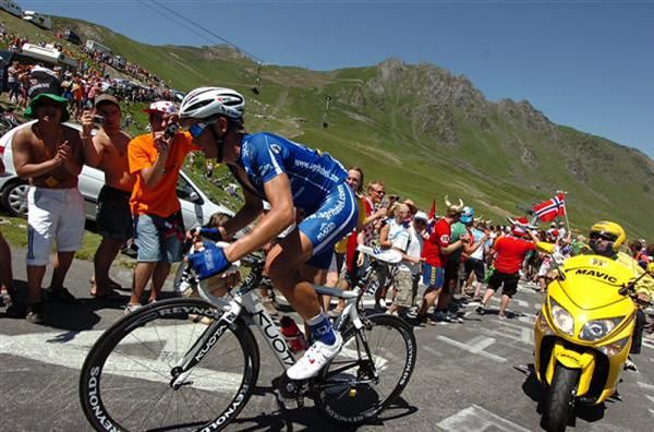 Maxime Bouet (Agritubel) rode across to the chase group on the Tourmalet