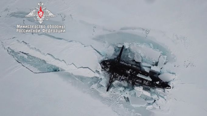 3 Russian nuclear submarines simultaneously punch through Arctic ice