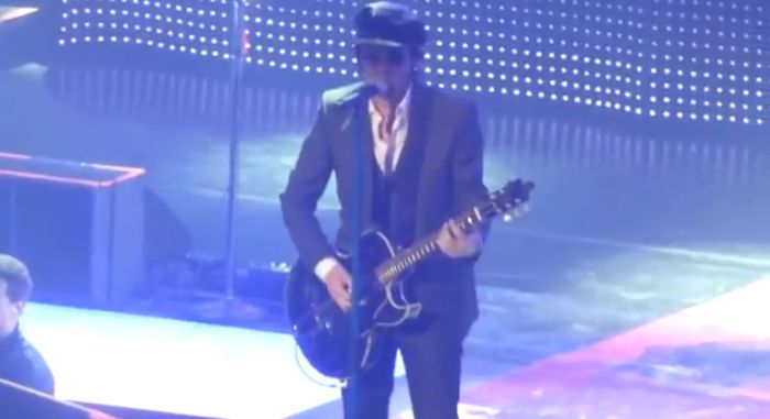 Video: Izzy Stradlin Performs 