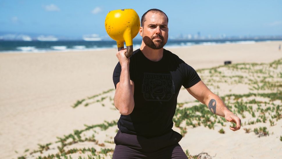 How to hold a kettlebell properly 5 grips you should master now Tom