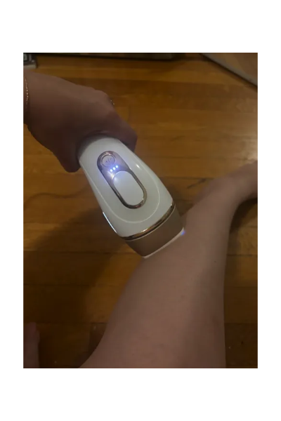 Fashion E-Commerce Editor Julia Marzovilla tests the Braun Silk Expert Pro 5 IPL