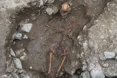 Italian teen witch skeleton