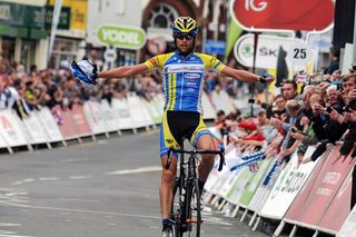 Marc De Maar (UnitedHealthcare Pro Cycling Team) soloed to victory in stage 5 at the Tour of Britain.