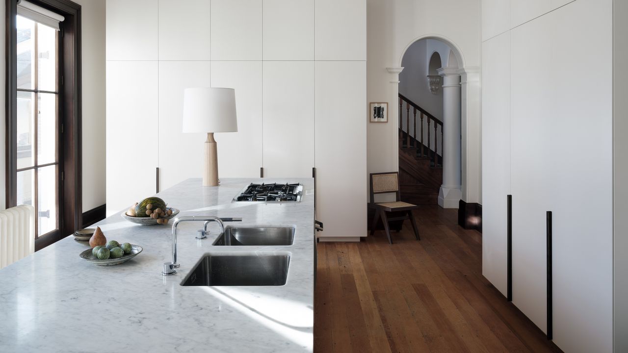 A kitchen with a quartz countertop