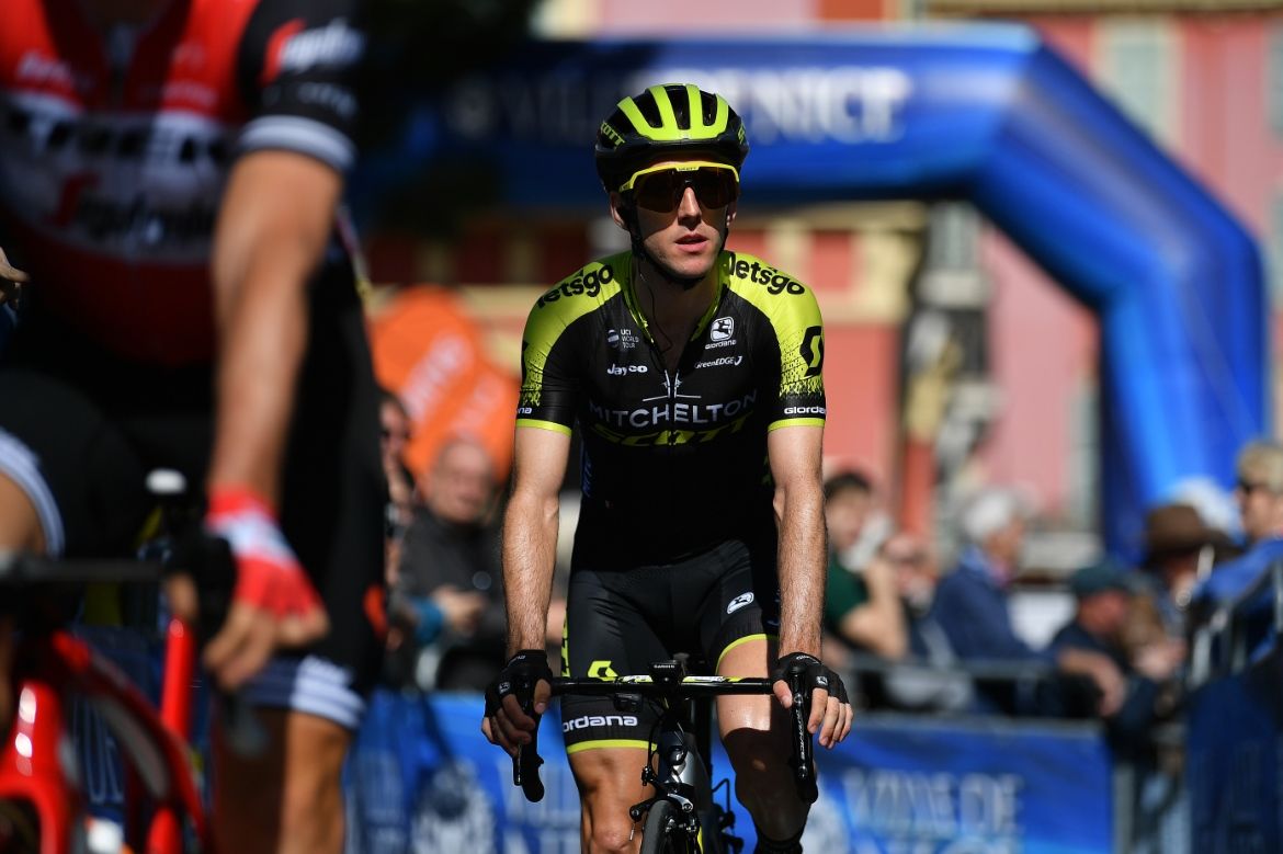 Simon Yates at the start