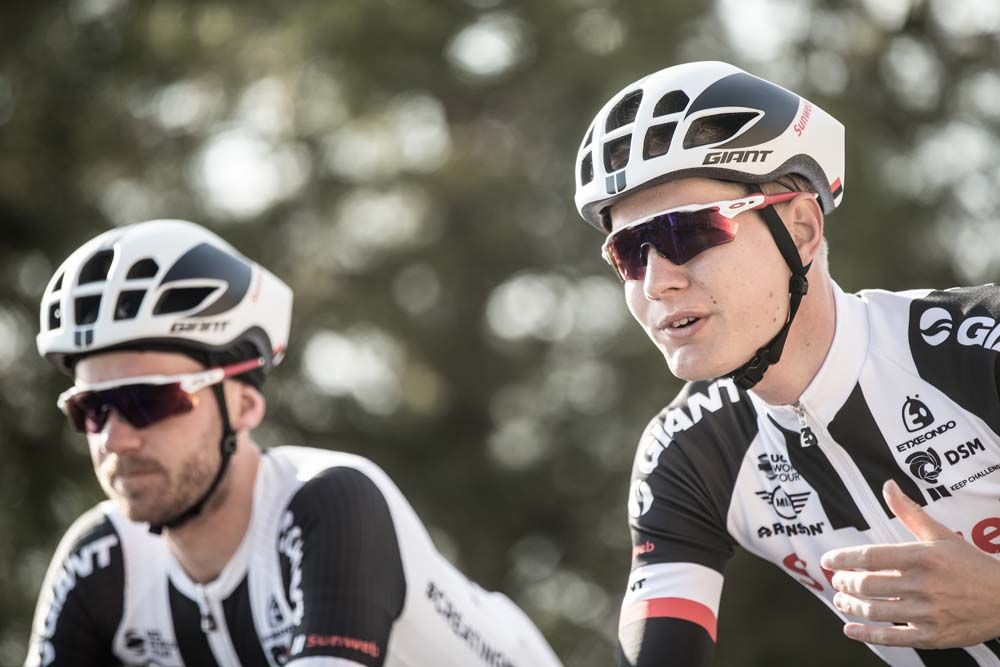 Team Sunweb use Giant helmets