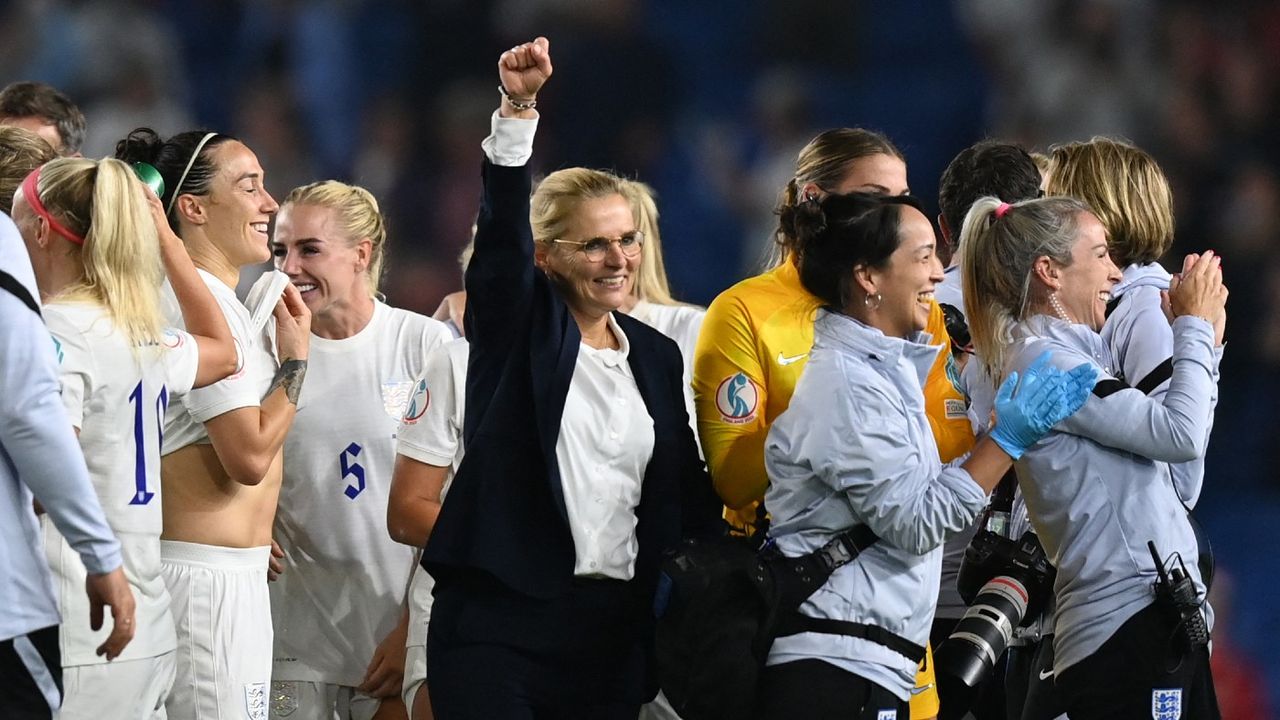 England head coach Sarina Wiegman celebrates the victory over Spain 