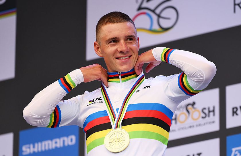 KIGALI, RWANDA - SEPTEMBER 21: Gold medalist Remco Evenepoel of Team Belgium celebrates winning during the medal ceremony after the 98th UCI Cycling World Championships Kigali 2025 - Men Elite Individual Time Trial a 40.6km race from Kigali to Kigali on September 21, 2025 in Kigali, Rwanda. (Photo by David Ramos/Getty Images)