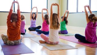 Benefits of yoga for children: yoga class