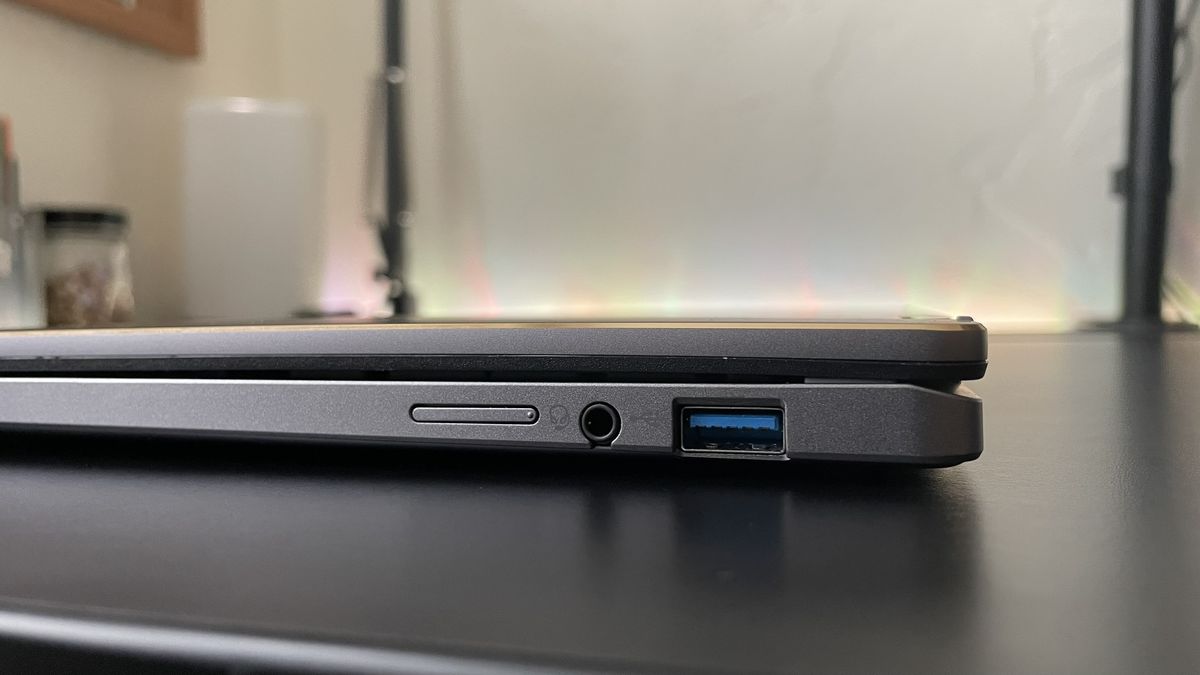 Acer Chromebook Plus Spin 714 ports right side