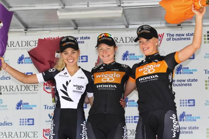 Women's podium, Emily Collins, Lauren Kitchen and Charlotte Becker