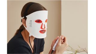 The Light Salon Mask