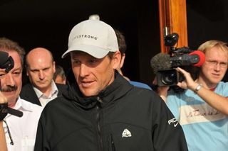 Lance Armstrong tells the press he'll ride for the strongest man in the Tour.