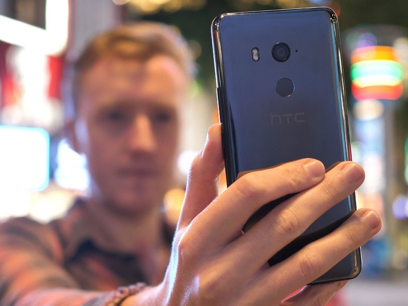 HTC U11+