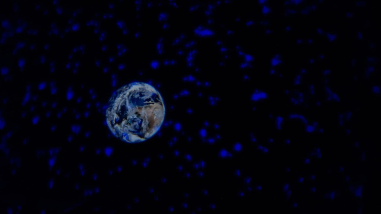 Thames and Kosmos Planetarium Projector
