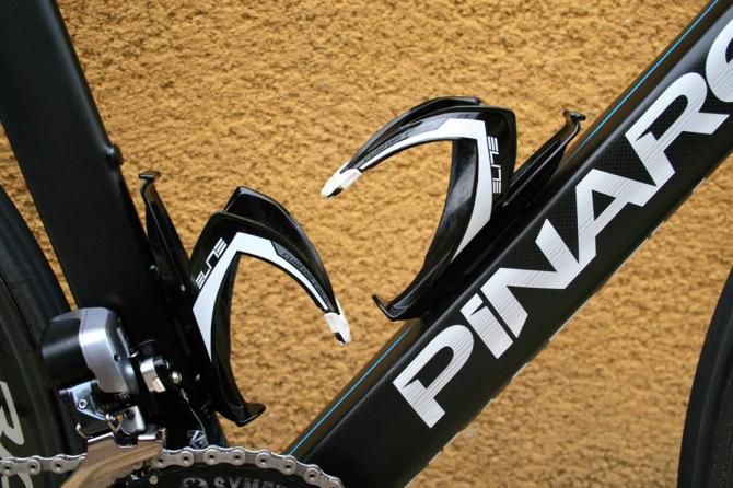 Elite Custom Race bottle cages carry the refreshments. Note the low position &ndash; Jaguar&rsquo;s aerodynamicists found that a lower bottle placement reduced drag.