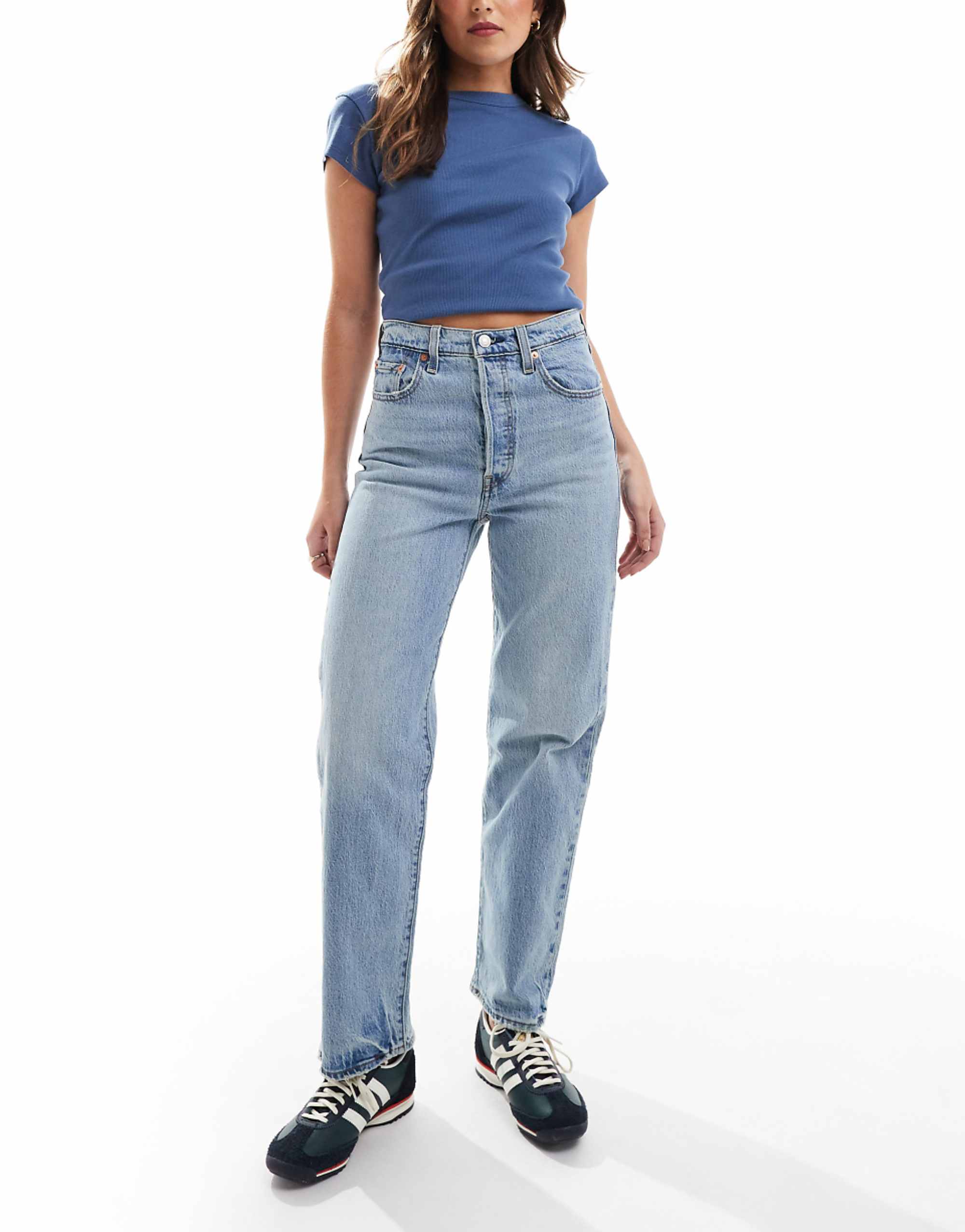 Levis Ribcage Straight Ankle Jeans in Bleach Wash