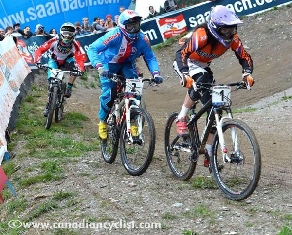 Anneke Beerten (Netherlands) leading Romana Labounkova (Czech Republic)