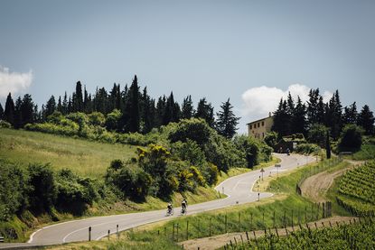 cycling tours tuscany italy