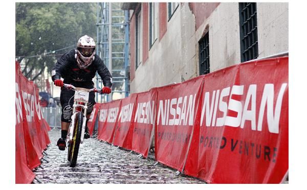 C&eacute;dric Gracia (CG Brigade) races to sixth place at the Lisboa Downtown.