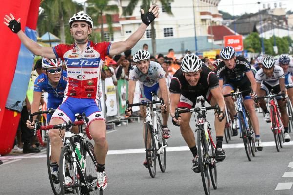 Vidal Celis (Le Tua Cycling team) wins stage 5 of the Jelaja Malaysia