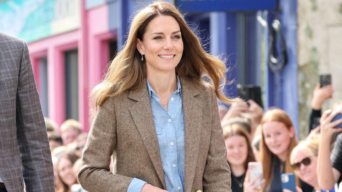 Kate Middleton Just Ignored Classic Blue or Black Skinny Jeans to Wear This Unexpected Colour Instead