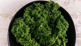 Foods that help hay fever: kale