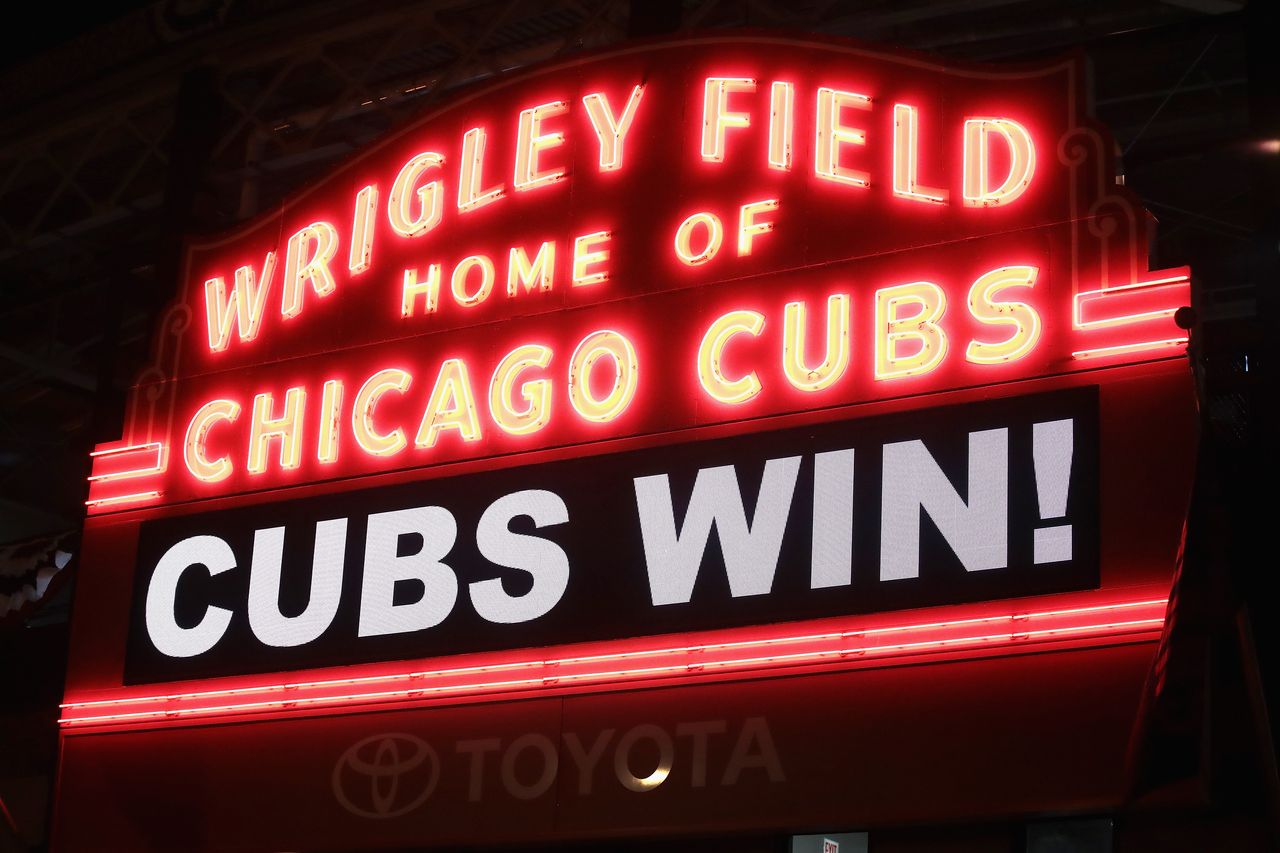 Wrigley Field celebrates the Cubs&amp;#039; win