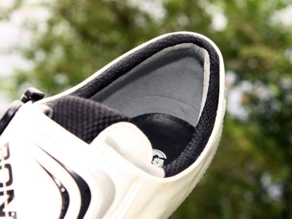 The superbly shaped heel cup is low-cut but holds on incredibly well.