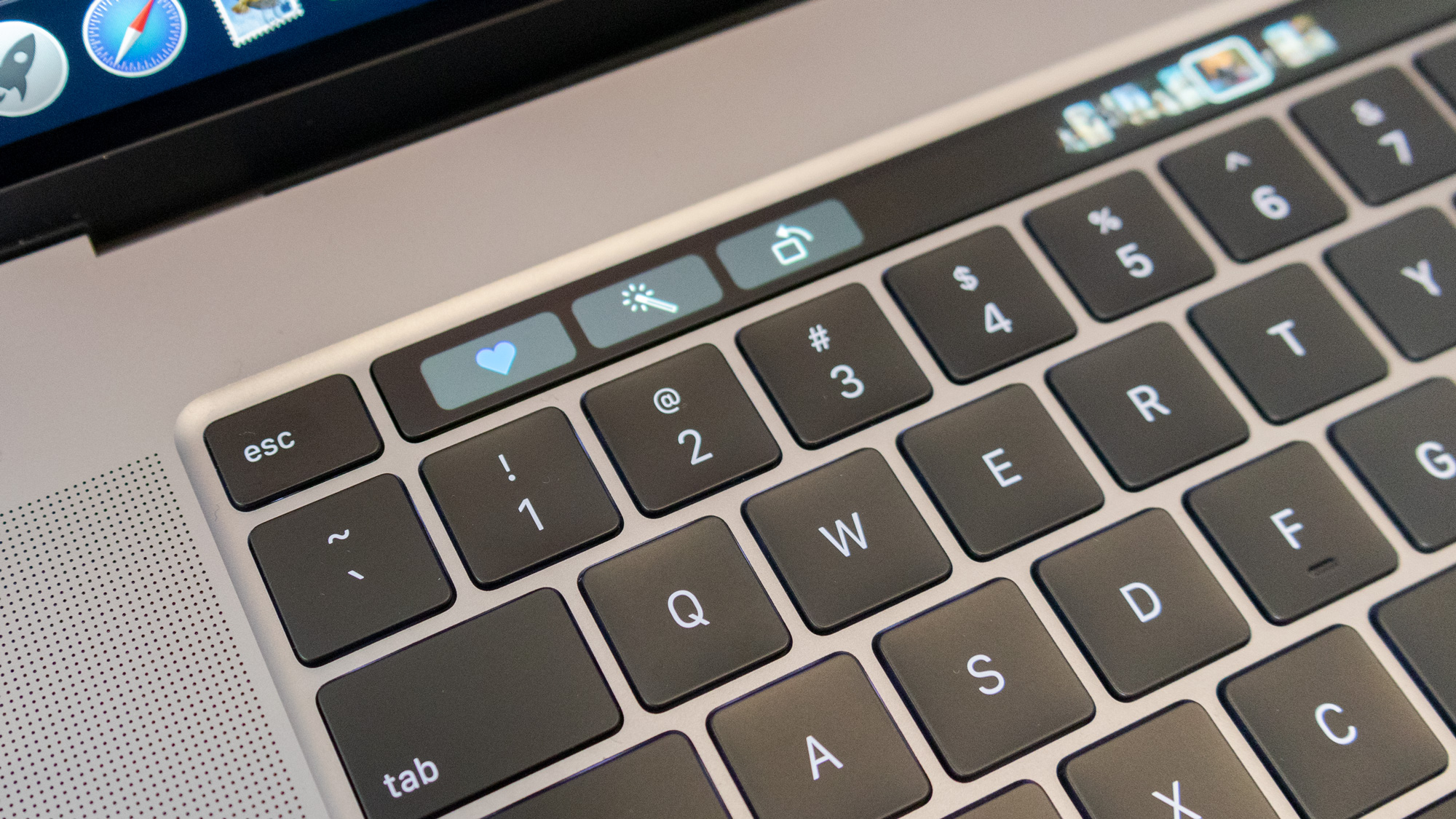 Apple macbook deals pro touch bar