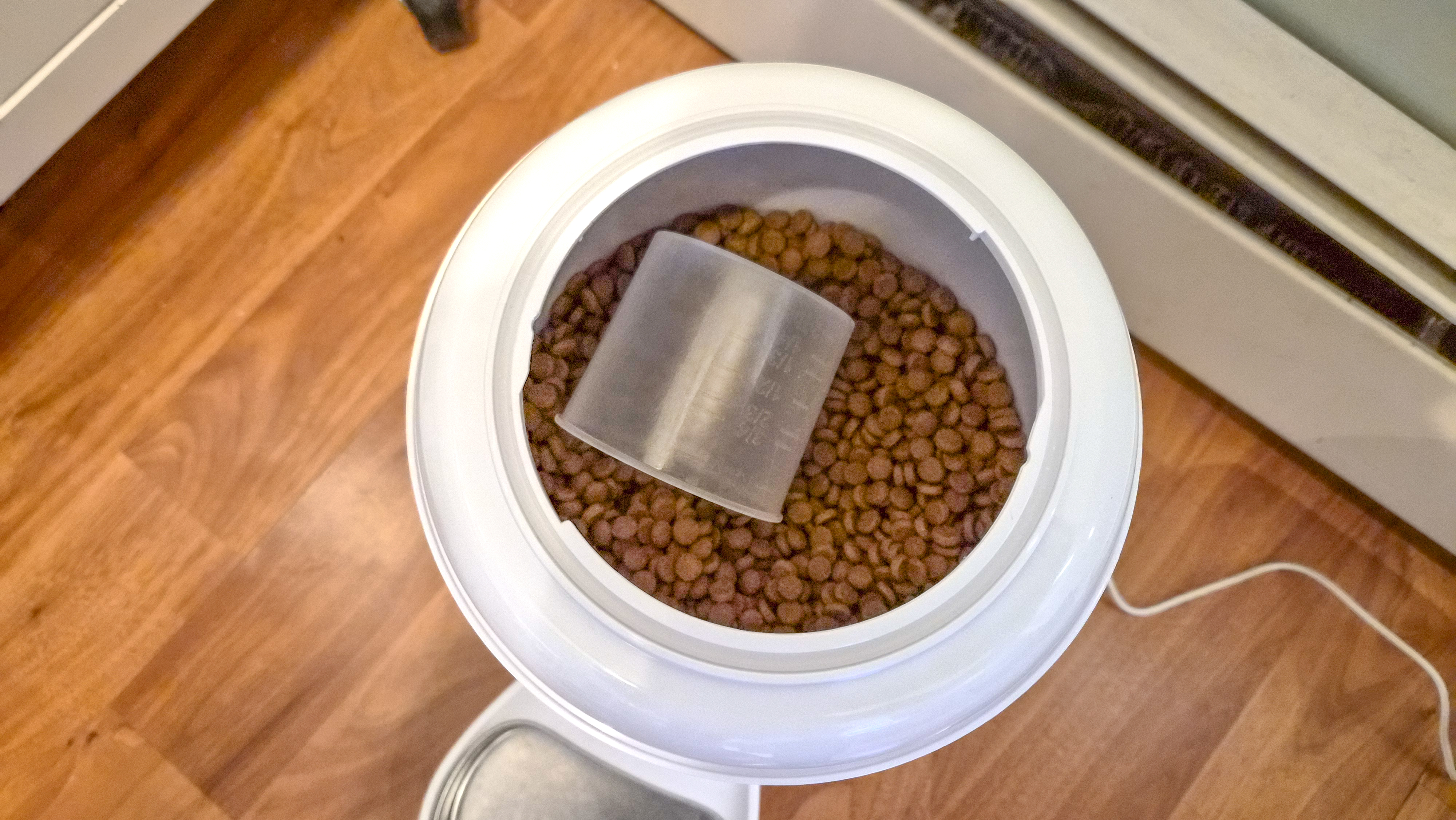 Petlibro Granary Smart Camera Feeder in a kitchen.