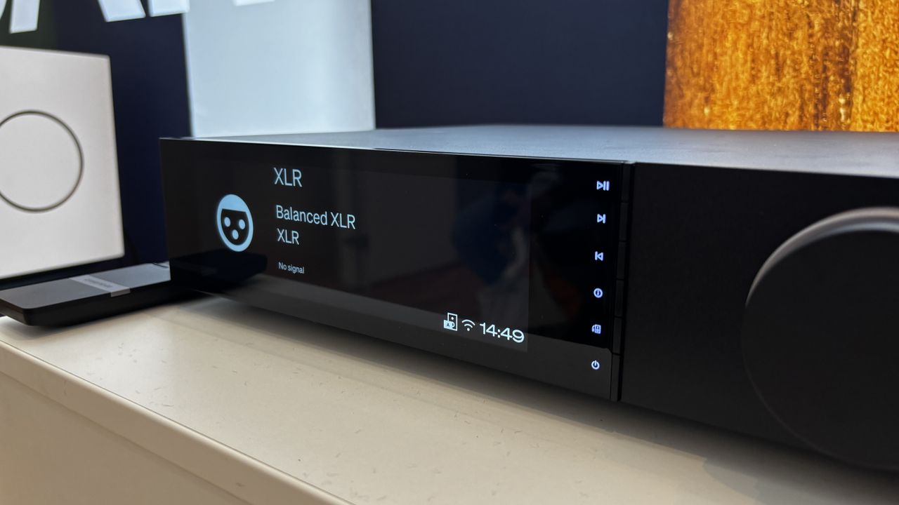 The front of the Cambridge Audio Evo 300 showing the display