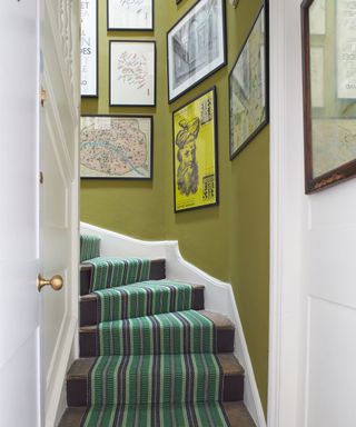 How to decorate a staircase 5