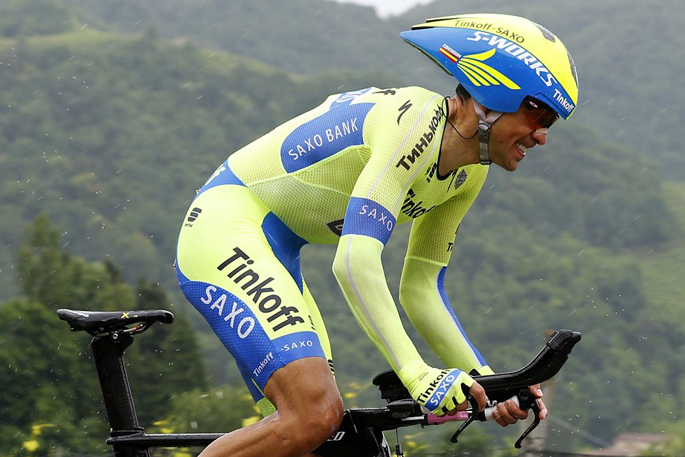 Alberto Contador (Tinkoff-Saxo) moved back into the overall lead at the Giro d'Italia in the stage 14 time trial