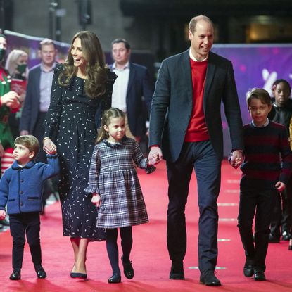 london, england december 11 prince william, duke of cambridge and catherine, duchess of cambridge with their children, prince louis, princess charlotte and prince george, attend a special pantomime performance at london's palladium theatre, hosted by the national lottery, to thank key workers and their families for their efforts throughout the pandemic on december 11, 2020 in london, england photo by aaron chown wpa poolgetty images