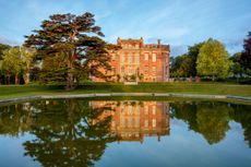 Chettle House Gardens. ©Clive Nichols