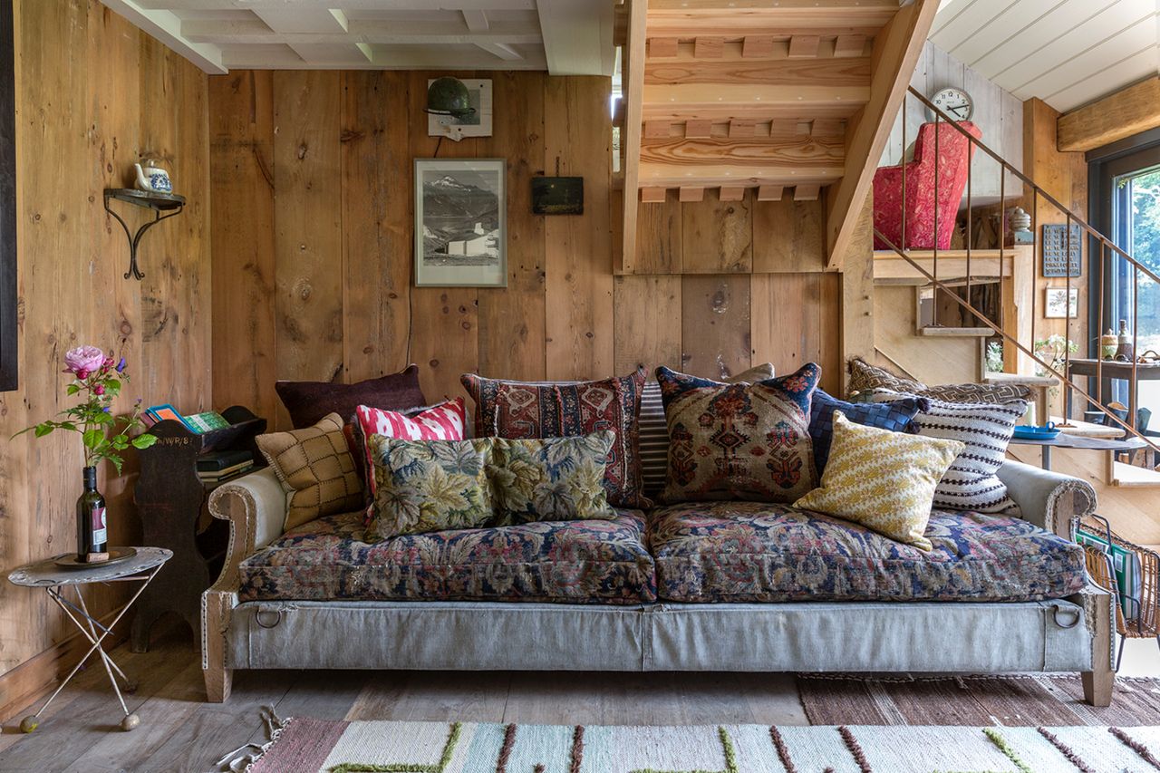 Details of Barton Meadow Lodge, a rustic one bedroom property in a wildflower meadow in the Cotswolds