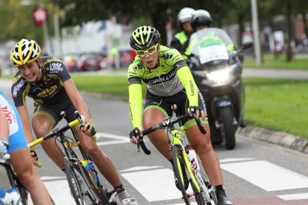 Marta Bastianelli (SC MCipollini Giordana) dropped out of the break after a broken pedal stopped her ambitions