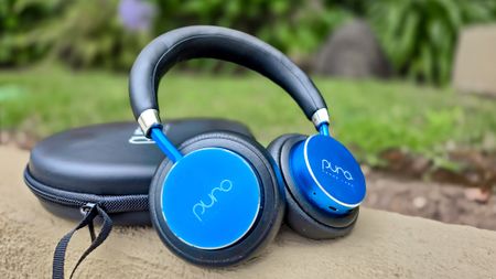 Puro Sound Labs BT2200 Plus kid-friendly headphones
