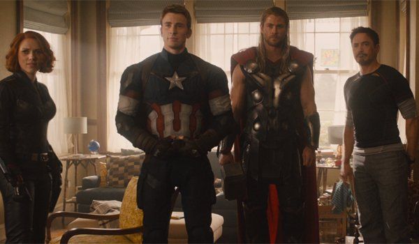 Black Widow, Captain America, Thor and Tony Stark in Hawkeye&#039;s home in Avengers: Age of Ultron