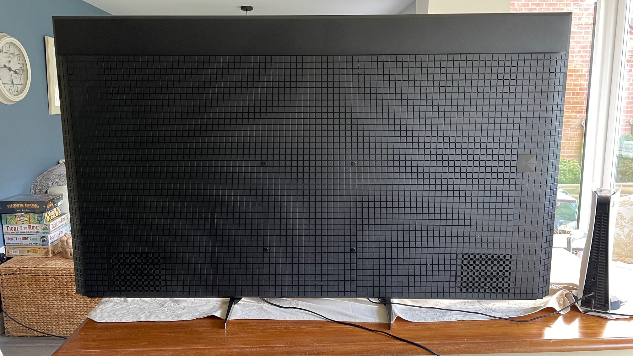 Sony 75X95K back of display