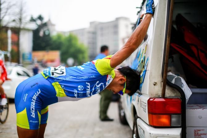 A lesson in stretching by Wu Po Hung of Senter-Merida.